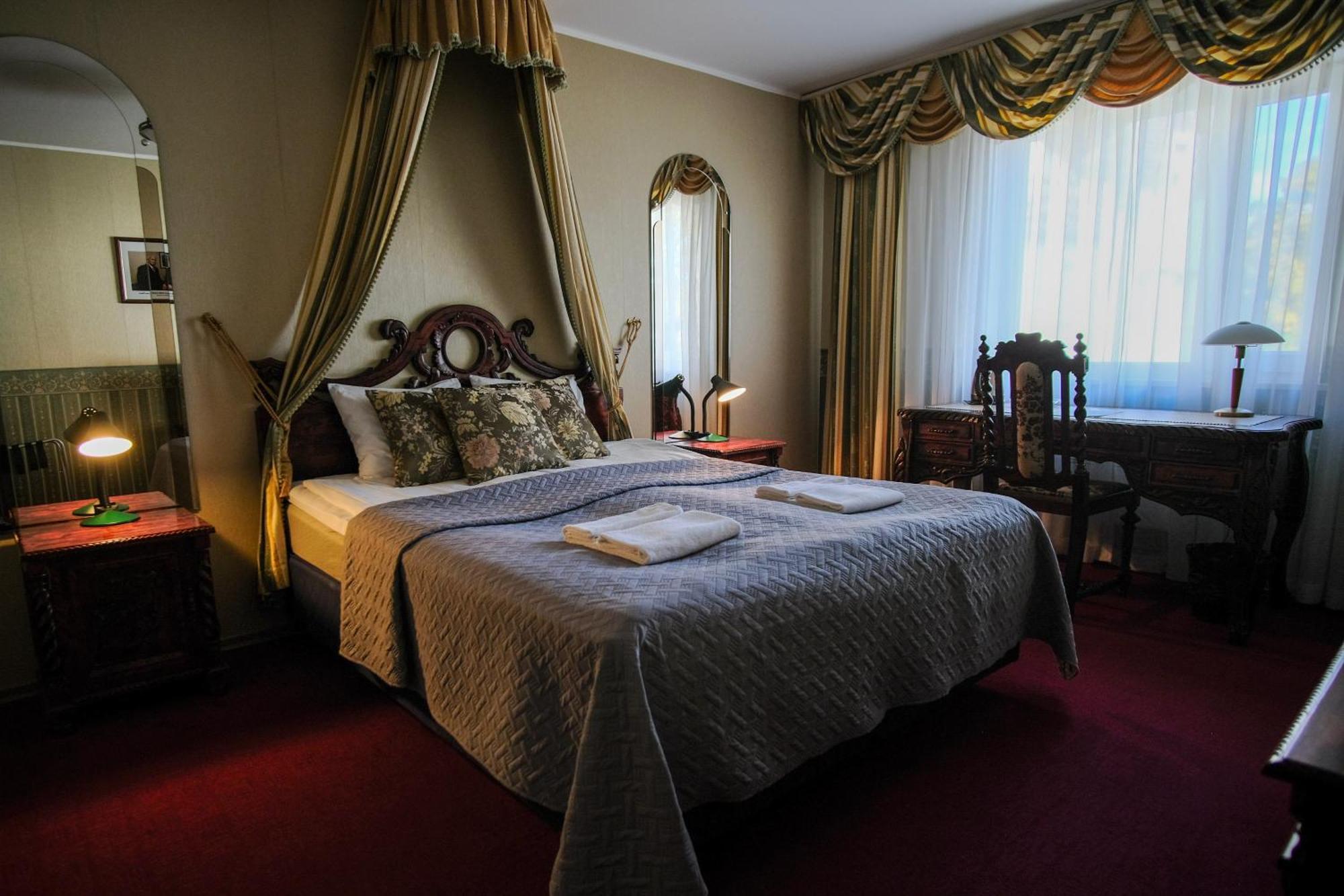 Hotel Paeeva 2*